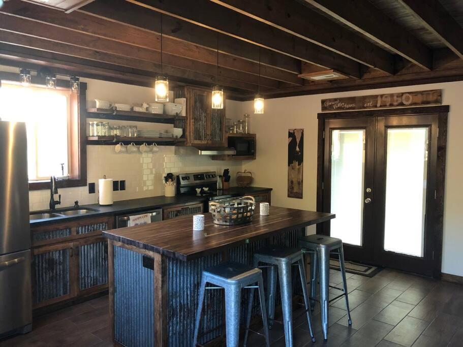 Pleasant Valley Farm Dairy Barn Writer'S Retreat Columbia Extérieur photo