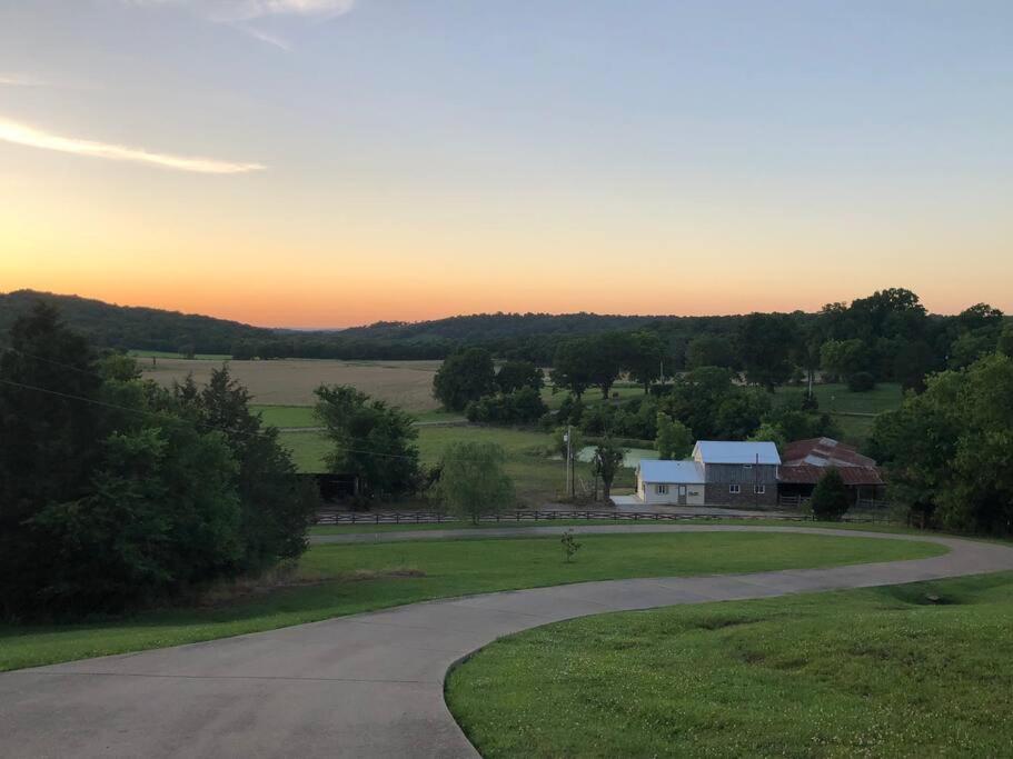 Pleasant Valley Farm Dairy Barn Writer'S Retreat Columbia Extérieur photo