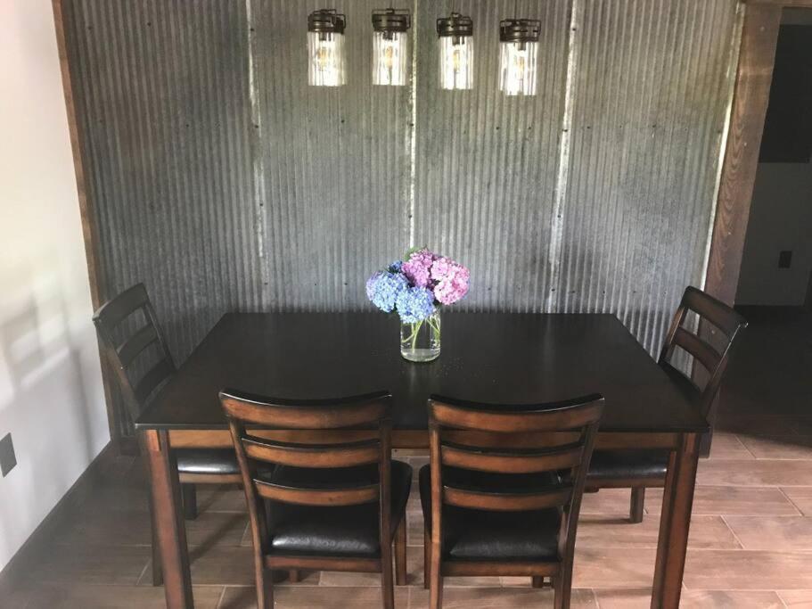 Pleasant Valley Farm Dairy Barn Writer'S Retreat Columbia Extérieur photo